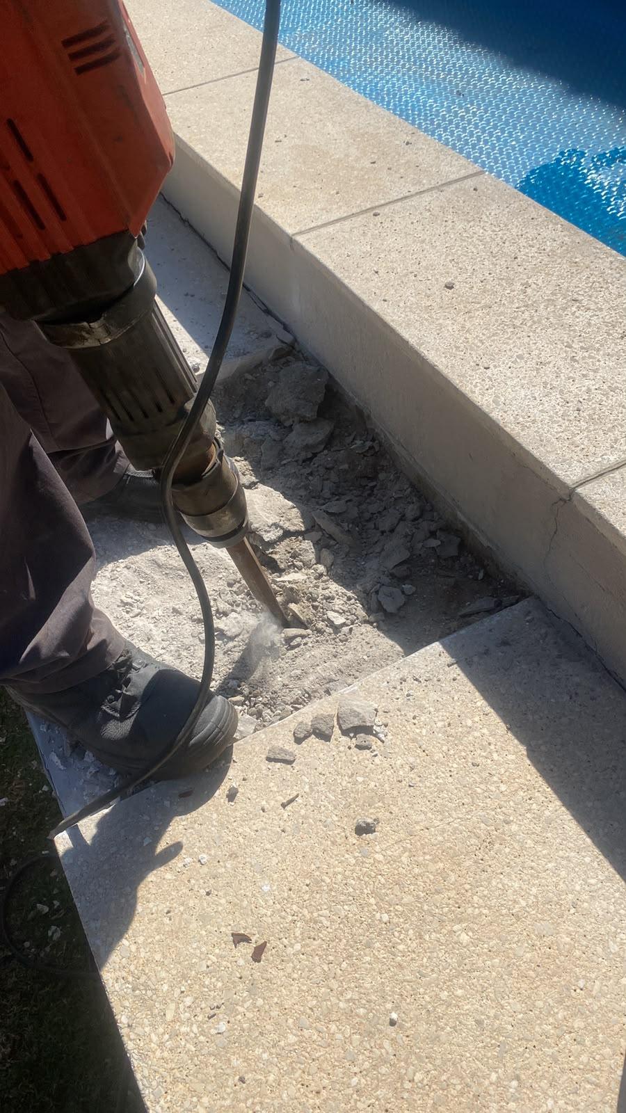 Swimming pool repair on the job 2